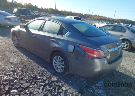 2015 Nissan Altima 2.5 S z USA, uszkodzony, nr VIN 1N4AL3AP3FN396810